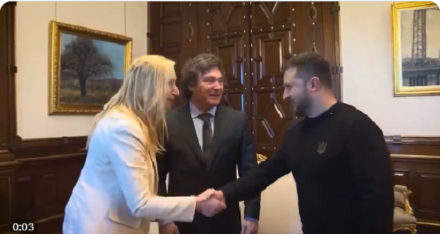 Milei toma la presidencia de Argentina con solo 9 de 19 ministros. Foto: Redes sociales.