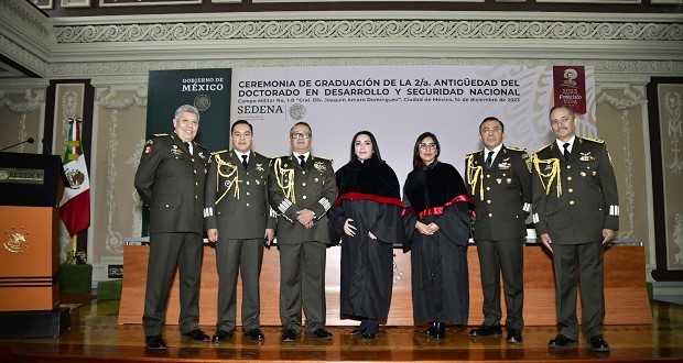 5 militares y 2 civiles obtienen doctorado en Seguridad Nacional por Sedena. Foto: Especial.