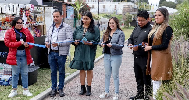 En San Andrés Cholula, entregan carritos para ventas a comerciantes