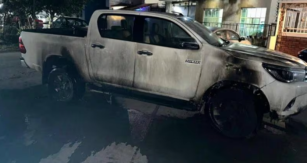Incendian camioneta de presidenta de Morena en Jalisco; denuncian intimidación. Foto: Redes sociales.