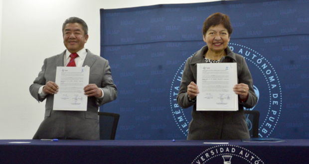 BUAP firma convenio de investigación con Universidad Fuerza Migrante