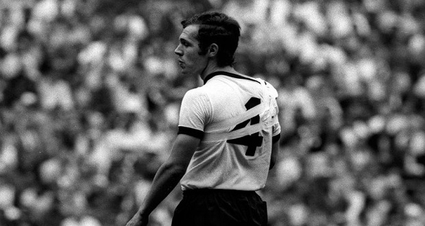 El día que Beckenbauer jugó dislocado “El Partido del Siglo” en México