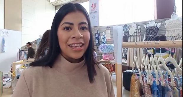 Alumna de la Ibero Puebla crea ropa contra el reflujo para bebés.