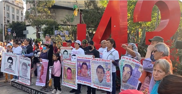 Familias de los 43 rechazan liberación de militares implicados en desaparición. Foto: Redes sociales.
