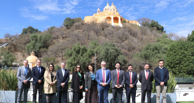 Presenta gobierno estatal “Invest in Puebla” a embajador de Suiza