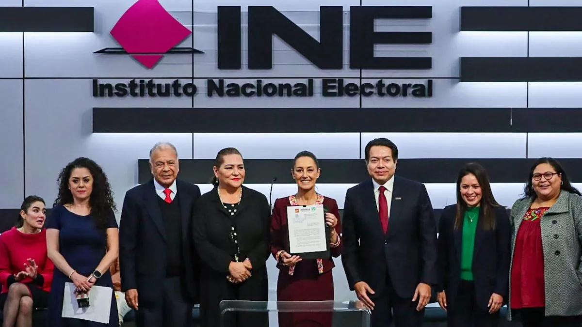 Claudia Sheinbaum se registra ante el INE como candidata presidencial