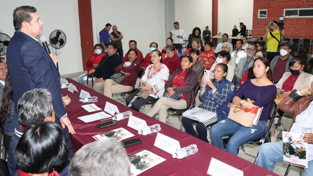 Armenta fortalecerá salud en 4 municipios de Puebla con 2,400 médicos