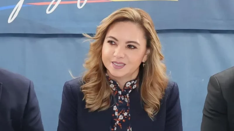 Paola Angon no va por reelección en San Pedro; valora diputación