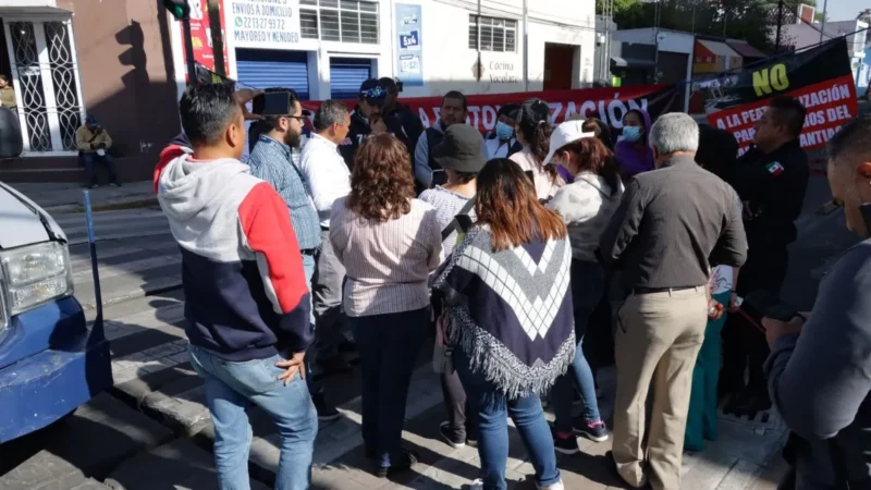 Vecinos del barrio de Santiago protestan por tercera vez contra peatonalización
