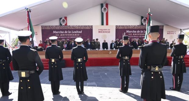 AMLO preside aniversario de la Marcha de la Lealtad del ejército