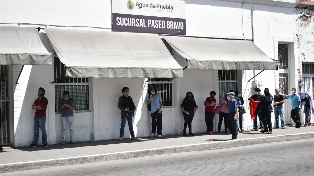 Por supuesto endeudamiento, Agua de Puebla corta servicio a usuario arbitrariamente