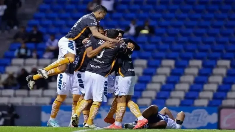 Puebla cae 1-4 con Pachuca y se tambalea Carbajal como DT