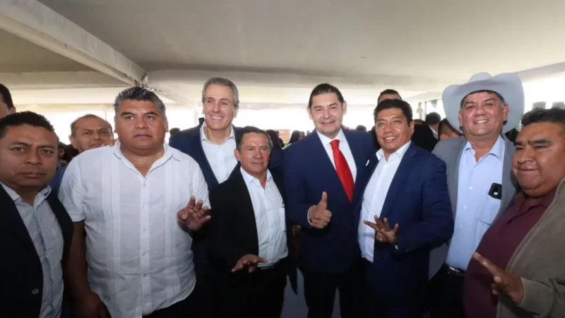 Alejandro Armenta y Pepe Chedraui se reúnen con empresarios poblanos
