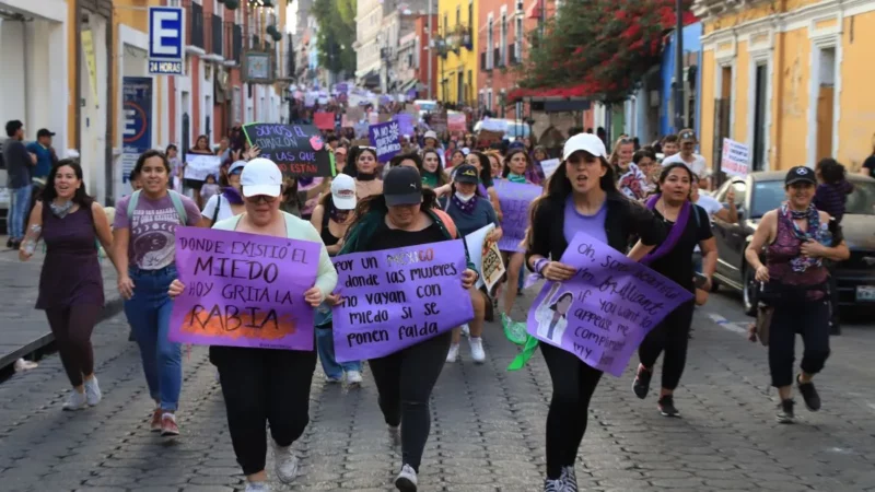 Trabajadoras estatales podrán sumarse a marcha de 8M en Puebla sin sanciones