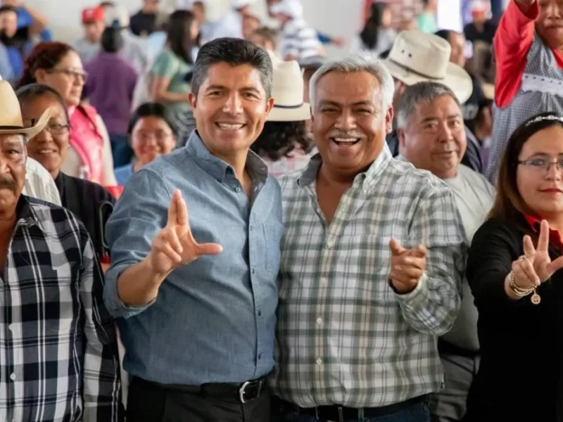 Rinden protesta en Ocoyucan como estructura partidista con Eduardo Rivera