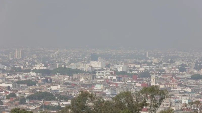 Caída de ceniza deja mala calidad del aire en Puebla; van 117 casos de rinitis