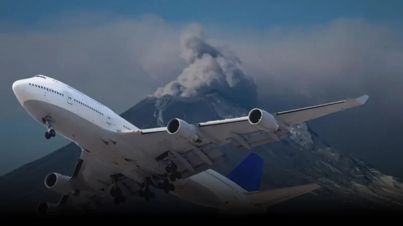 ¡Otra vez! Cancelan vuelos en aeropuerto de Puebla por ceniza del Popocatépetl