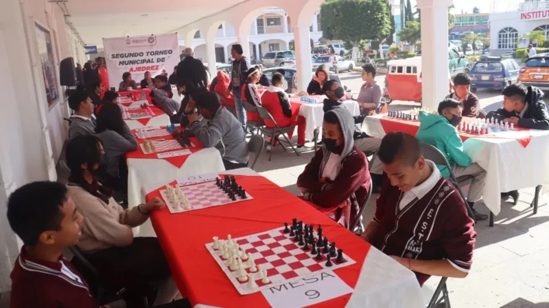 Alumnos de Xalmimilulco triunfan en 2° torneo de ajedrez 2024