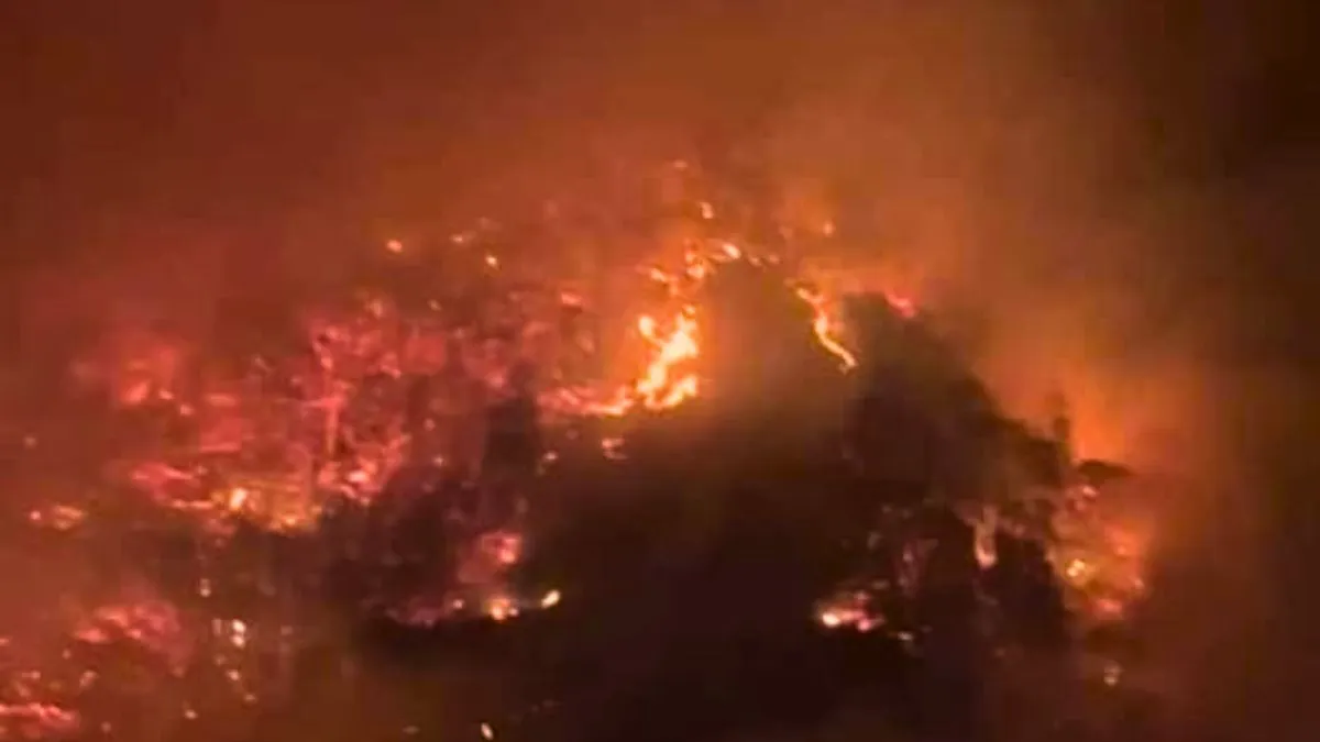 Por incendio forestal en Coyomeapan, piden ayuda para contener el fuego