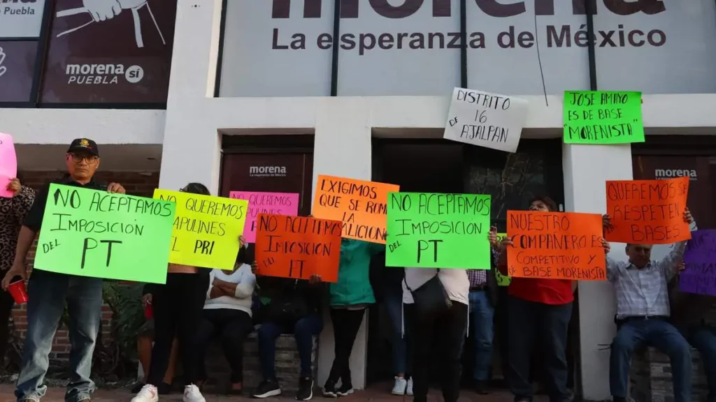 Morenistas rechazan designación de candidaturas en Puebla