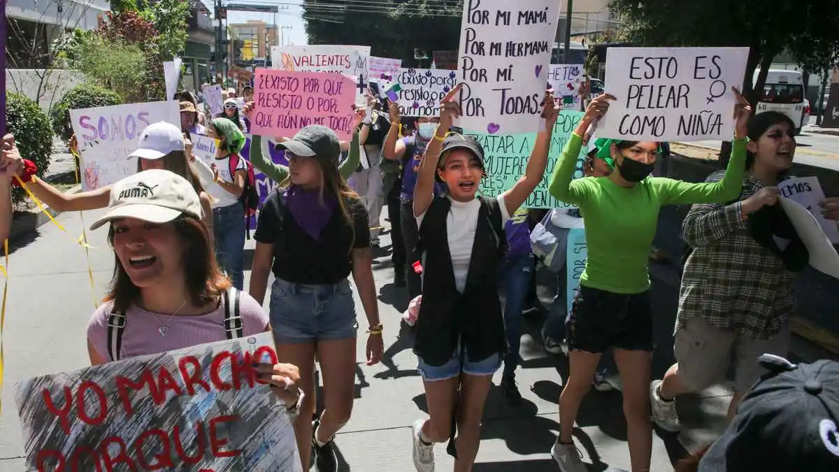 Condena CDH Puebla agresiones en marcha del 8M; inicia investigación