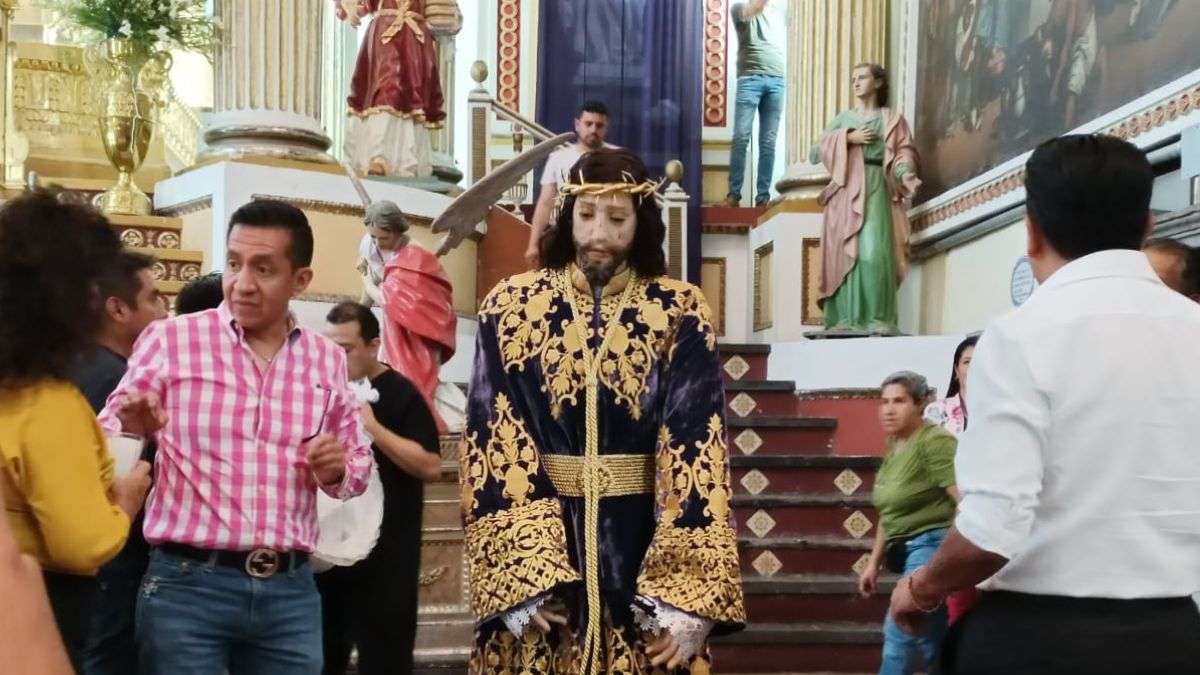 Por convicción y fe, Francisco lleva 29 años en la Cofradía de Nazarenos