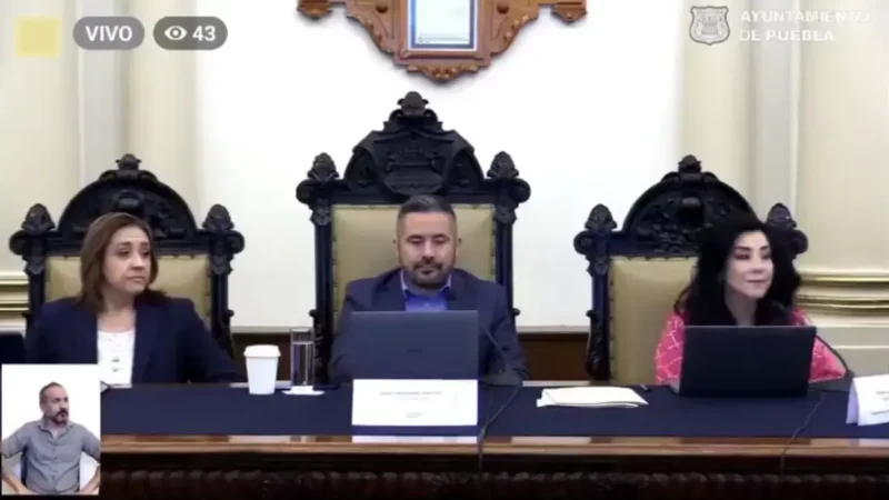 Regidores piden licencia en Cabildo de Puebla; van por diputaciones