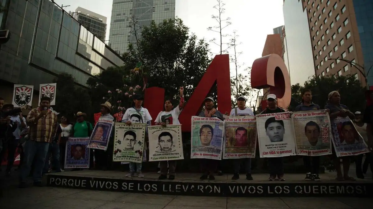 AMLO pide a 80 implicados en caso Ayotzinapa usar nueva Ley de Amnistía