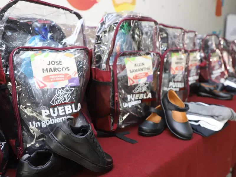 Gobierno de Puebla dará un millón de uniformes a estudiantes de nivel básico