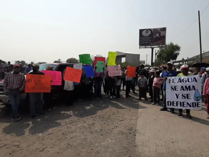 Cierran la México-Puebla por perforación de pozos en Xoxtla; Segob analiza caso