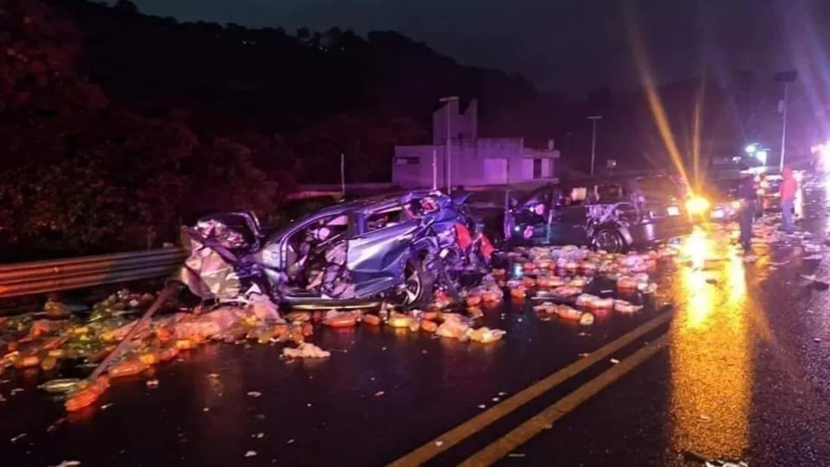 Accidente en la México-Tuxpan deja 5 muertos y 22 heridos, a la altura de Huauchinango