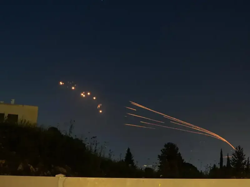 Con drones y misiles, Irán lanza ofensiva contra Israel
