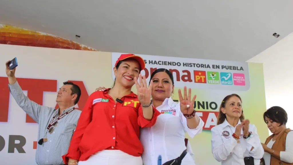 Por caso Coyomeapan, abuchean a Araceli Celestino en Tehuacán