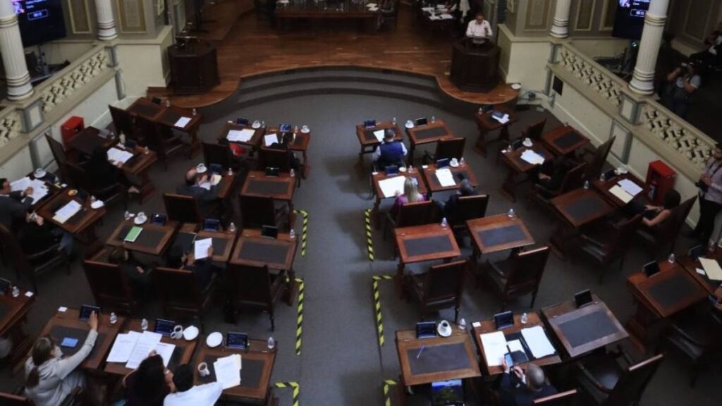 Presentan en el Congreso del Estado iniciativa para reducir brecha social y de género