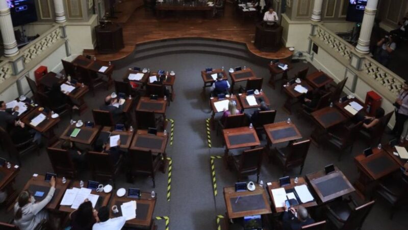 Presentan en el Congreso del Estado iniciativa para reducir brecha social y de género