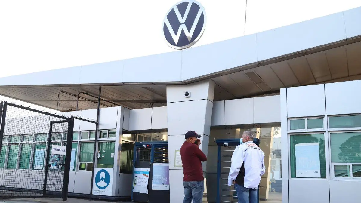 Volkswagen niega reinstalación de 12 trabajadores despedidos “injustificadamente”