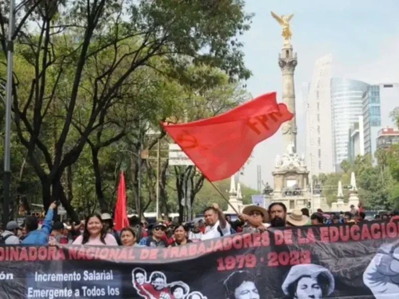CNTE mantiene paro indefinido; demandan a AMLO aumento salarial del 100%