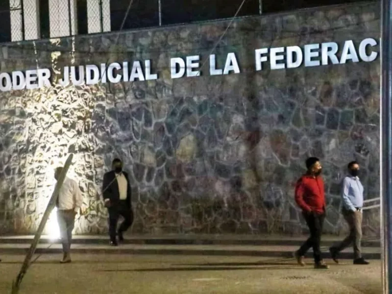 Tras un año, imputan a 11 funcionarios por agresión a periodistas en Izúcar