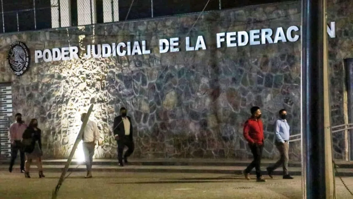 Tras un año, imputan a 11 funcionarios por agresión a periodistas en Izúcar