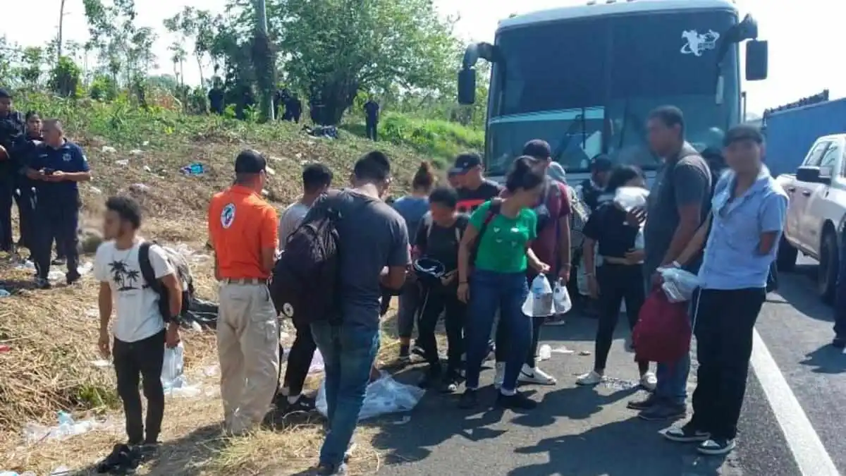 Rescata INM a 407 migrantes en Veracruz; 52 son menores de edad