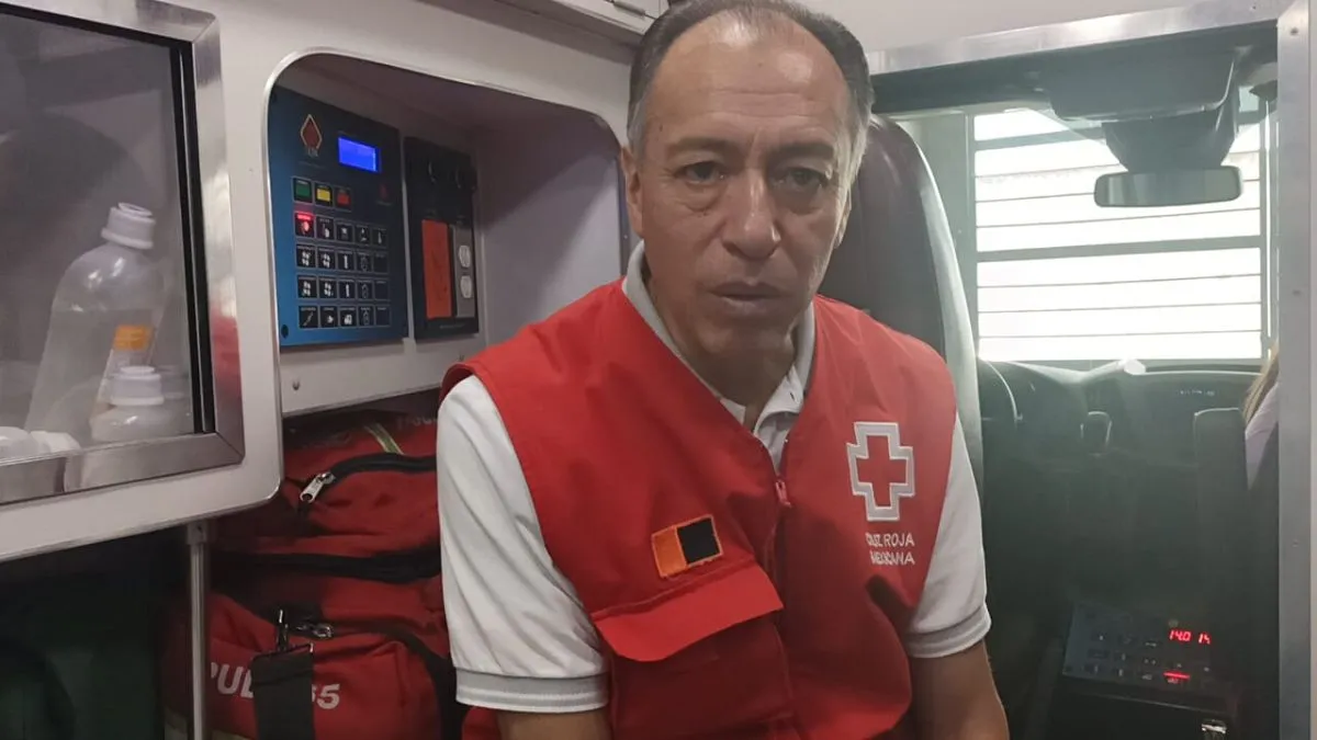 Mario, con 39 años en Cruz Roja, ayudar a poblanos es su mayor satisfacción
