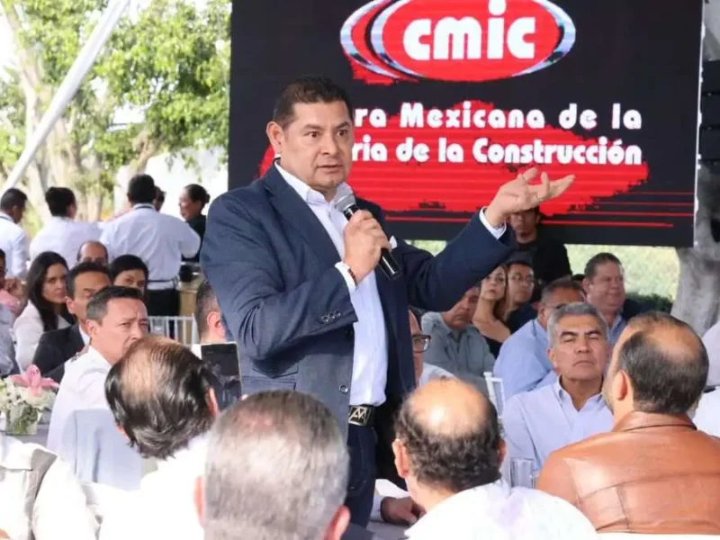 Ante queja de empresarios poblanos, Alejandro Armenta se compromete a trabajar con CMIC