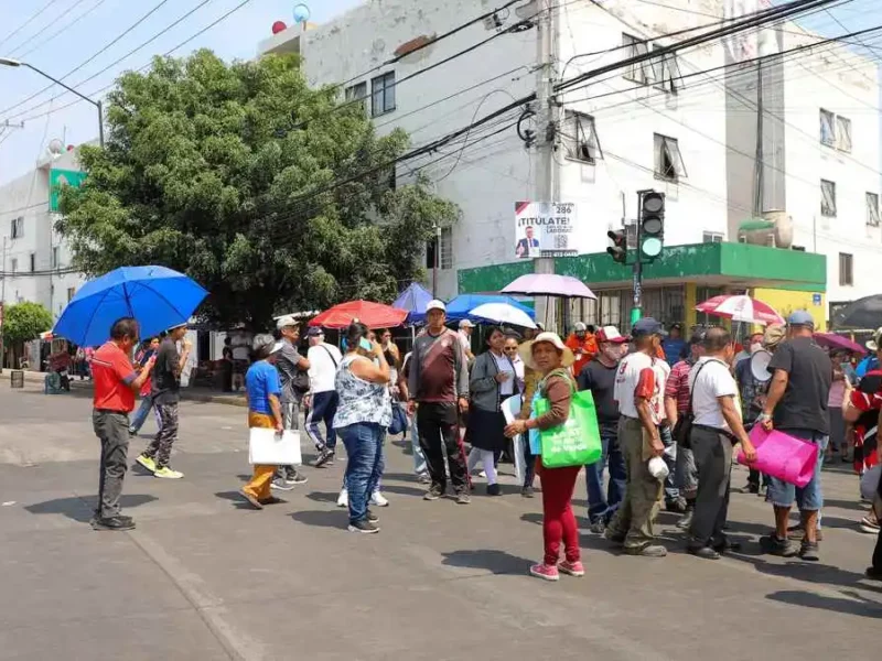 Tras cerrar Av. Fidel Velázquez, en La Margarita vecinos llegan a acuerdo con Agua de Puebla