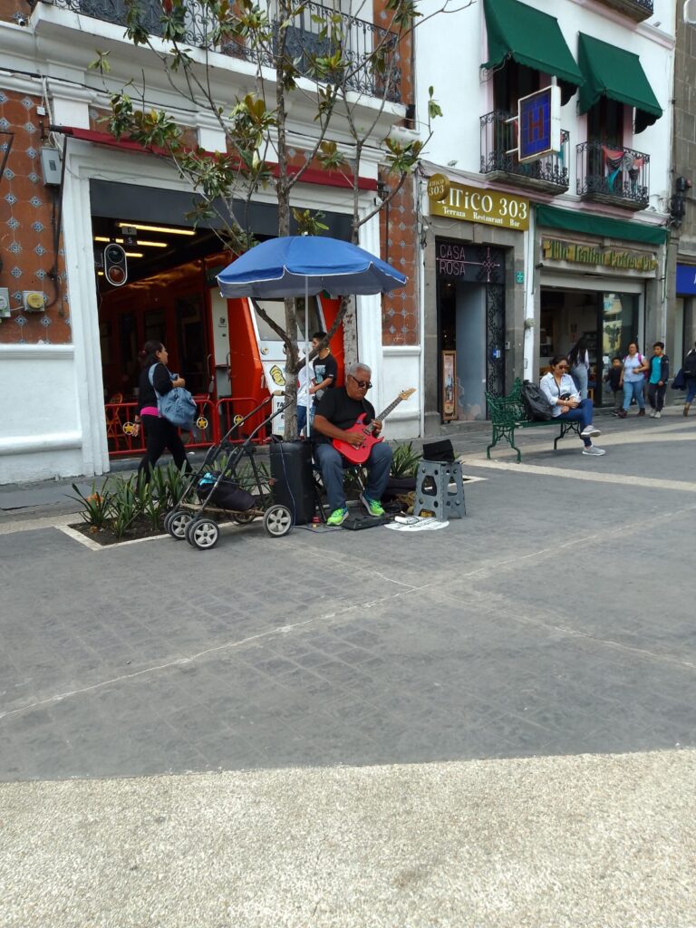 Silverio, artista urbano del Centro de Puebla