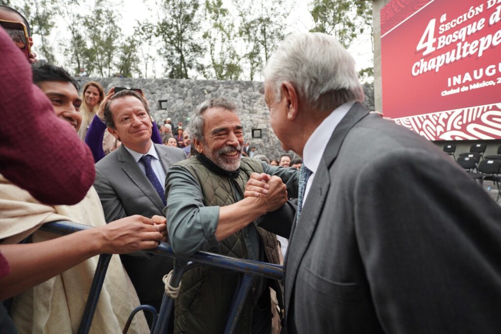 Andrés Manuel López Obrador y el actor Damián Alcázar