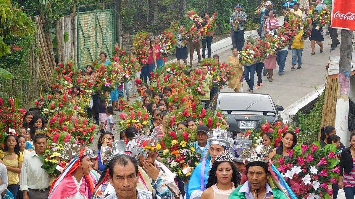 ¿Quieres mostrar las fiestas tradicionales de tu pueblo con fotos? Ve este concurso