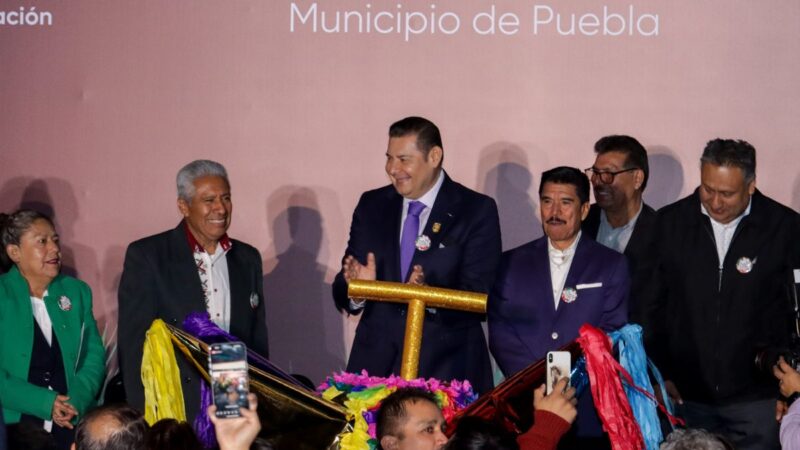 Armenta se compromete a fortalecer y atender educación pública en Puebla