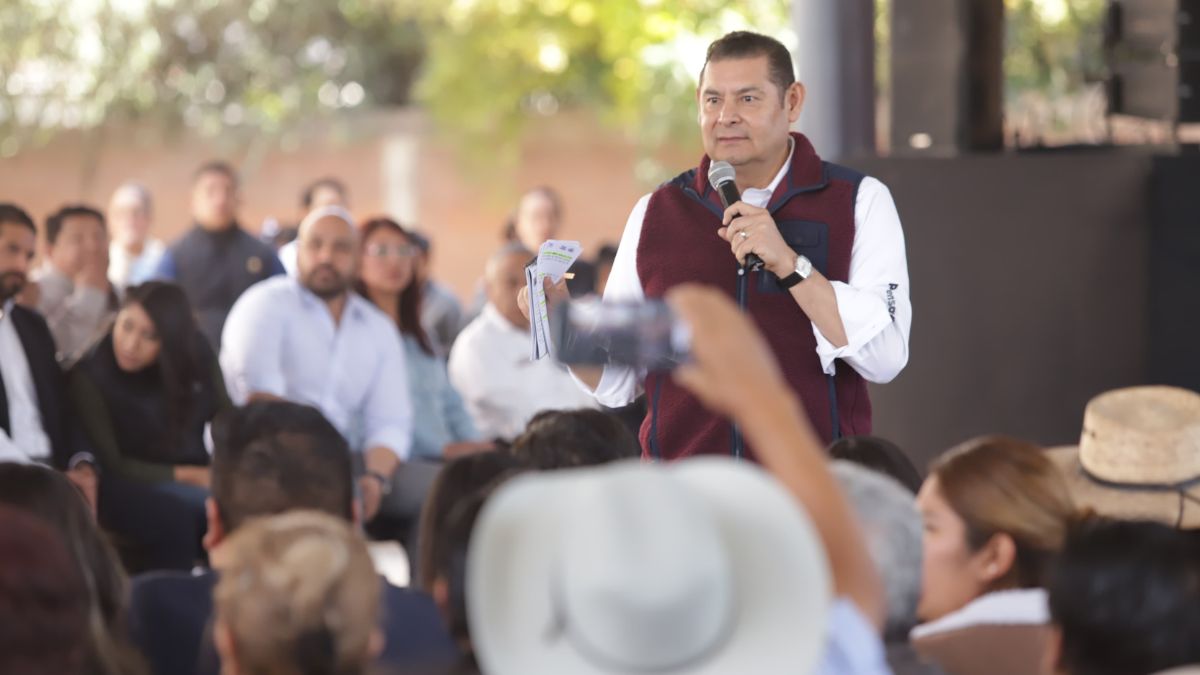 Armenta anuncia 600 mdp para maquinaria y 300 mdp para Casas de Salud