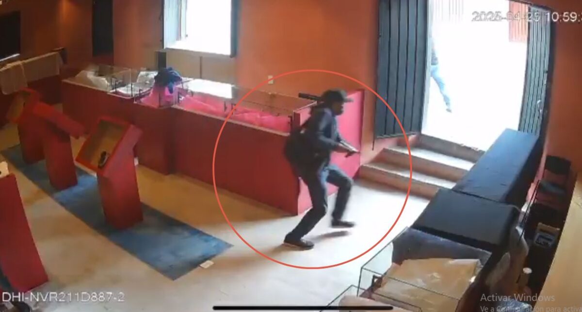 Asaltan centro joyero en la zona de El Parián en centro de Puebla