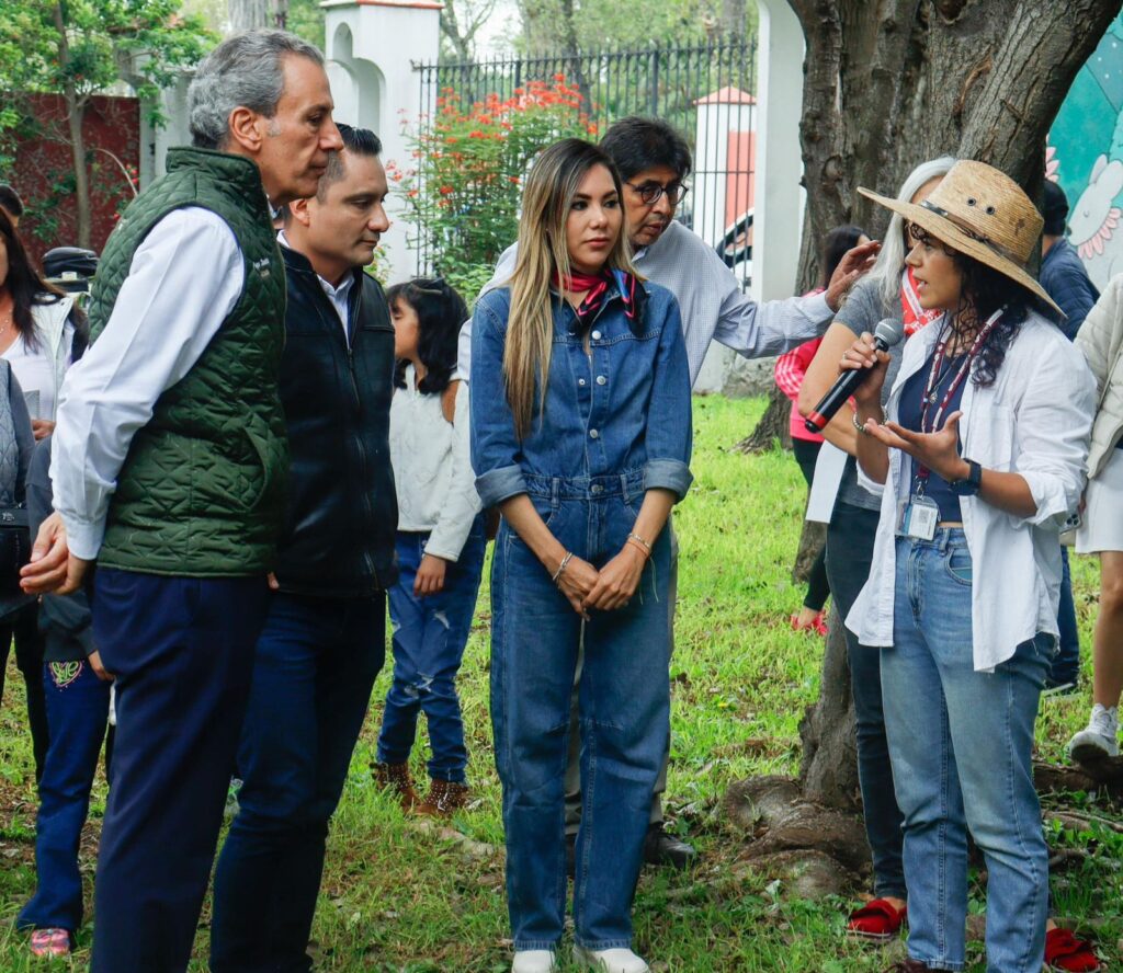 El presidente municipal, Pepe Chedraui asistiendo al taller "Estación Semilla"